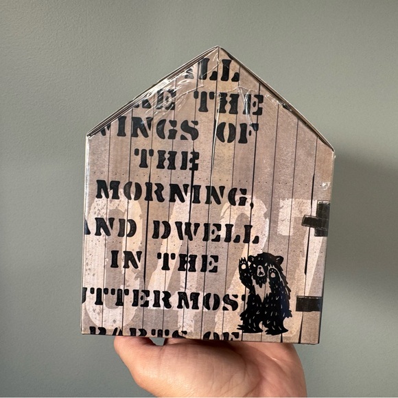 popmart - Hirono Living Wild-Fight for Joy Plush Doll - Picture 4 of 10